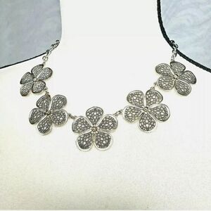 Paparazzi Silver Mesh Flower Statement Necklace & Earring Set